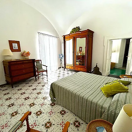 Pompeo アトラーニ